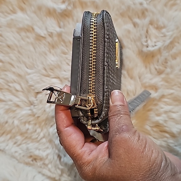 NWT Badgley Mischa Long Wallet W/ Phone   Pocket & Wristlet - Picture 3 of 13